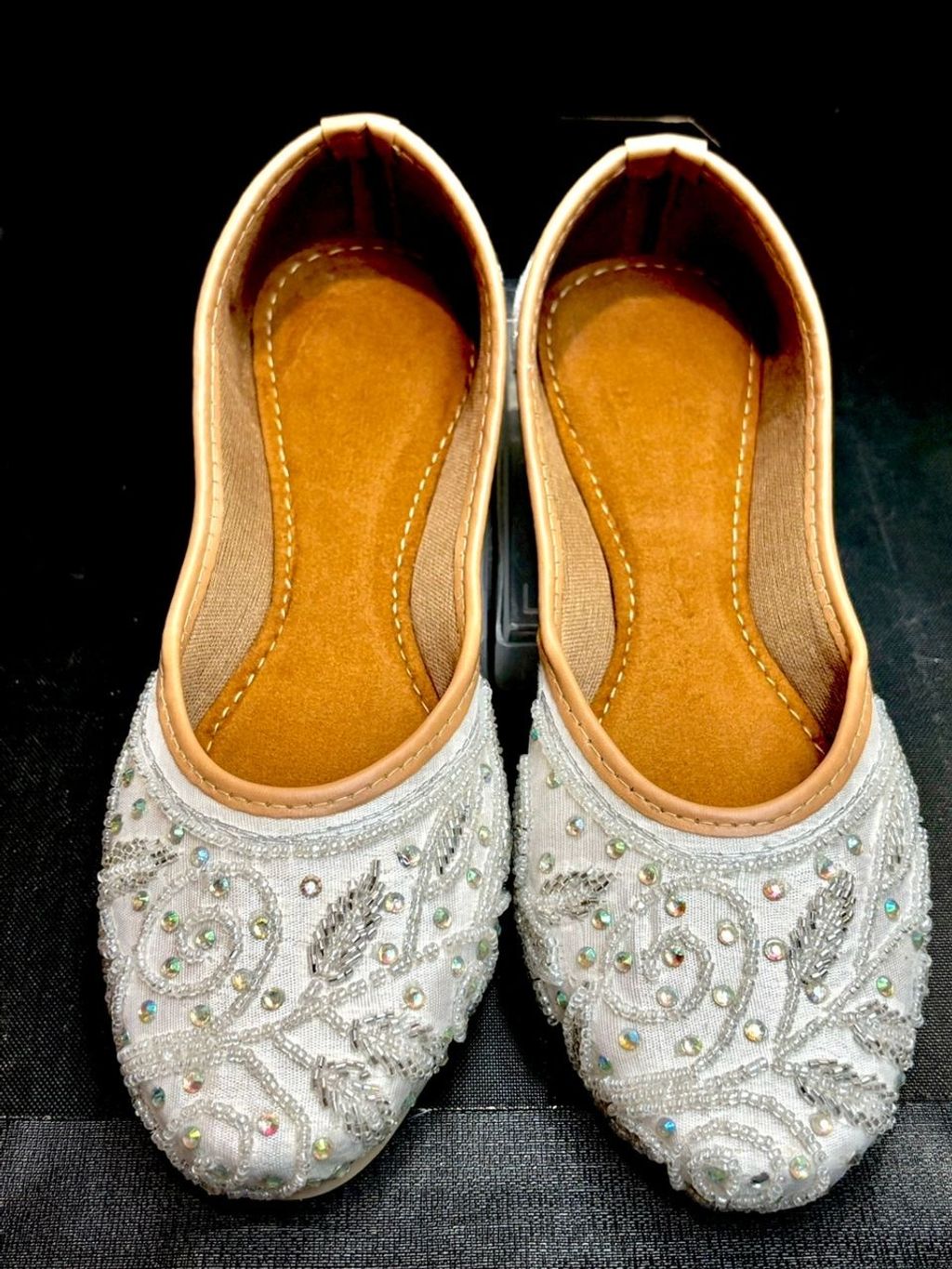 11b37483-8d80-4c44-b8d5-6130b64b8aa8