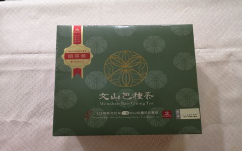 [新品未開封] 新北好茶文山包種茶　金質賞 特價商品：冬文山包種茶比賽「金質獎」新北好茶。1盒半斤裝附精美提袋
