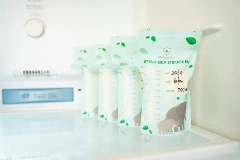 Breast Milk Storage Lifestyle_18.jpg