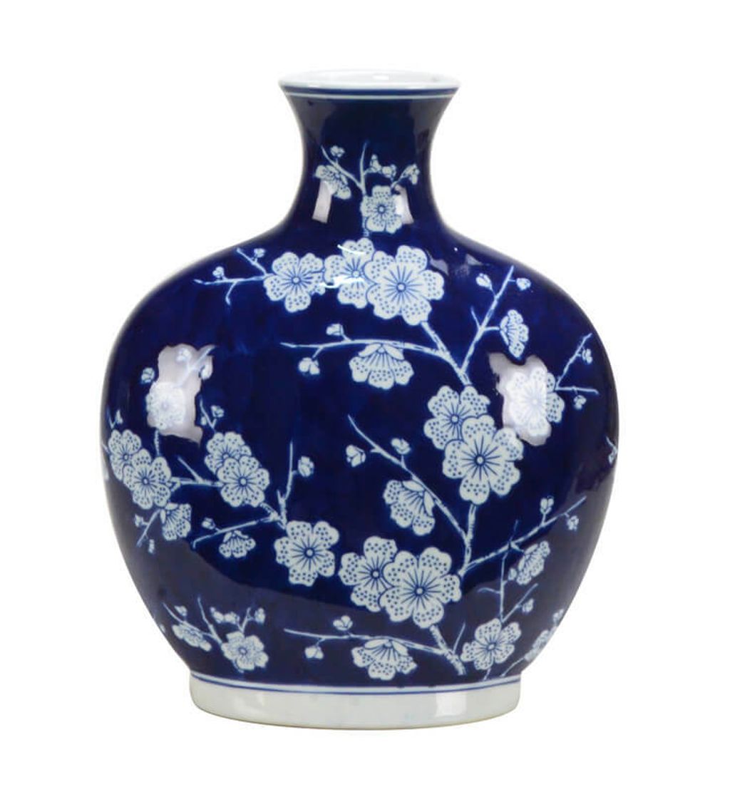 Dark Clara - Antique Vase.jpeg