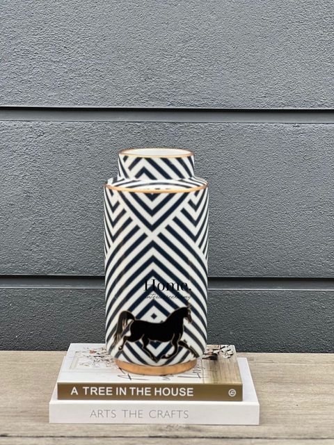 BLACK ZEBRA VASE 