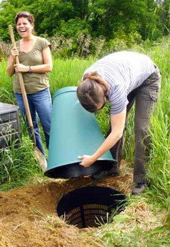 Food Cycler, heap compost, compost pile, how-to compost, pros cons compost pile, easy compost, compost instructions