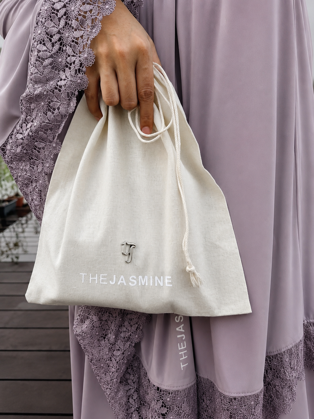DAF67136-7DE1-42AA-A3A9-46B8E628E331