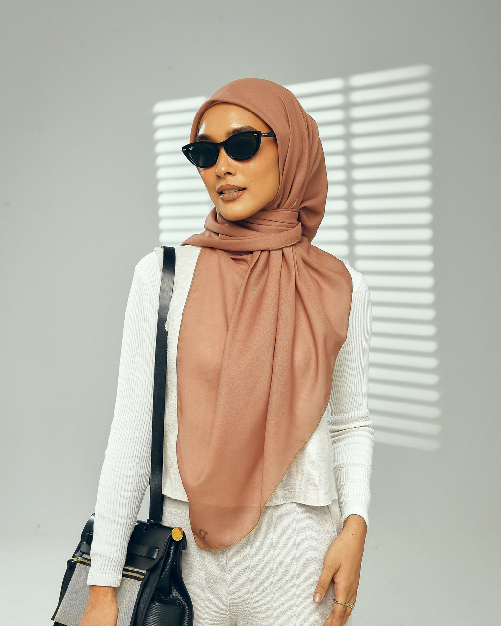FRONT_0004_D12