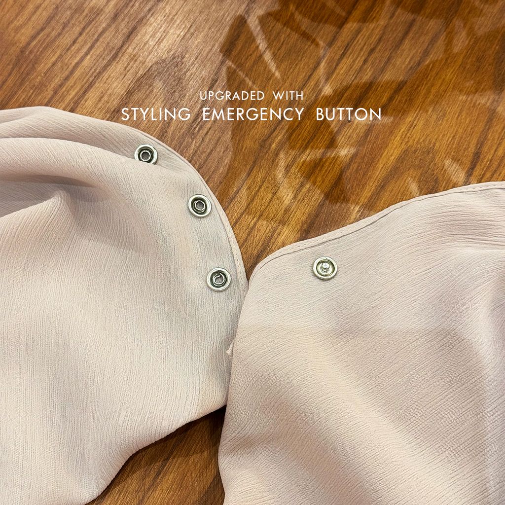 TRENCH STYLING BUTTON TEXTURED SHAWL