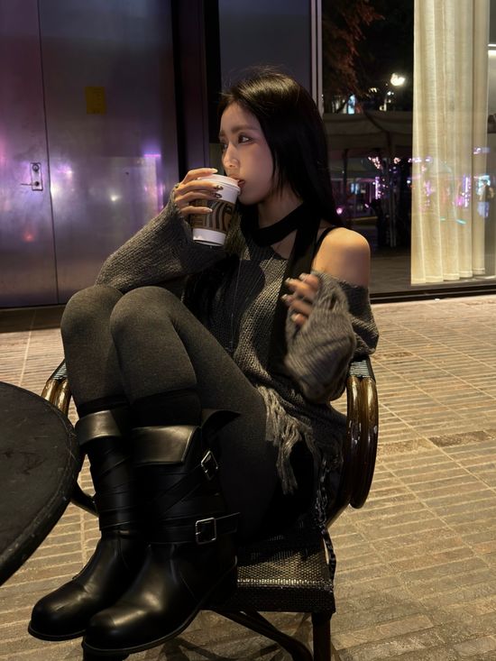 Cold-Blooded Muse | JOVEN