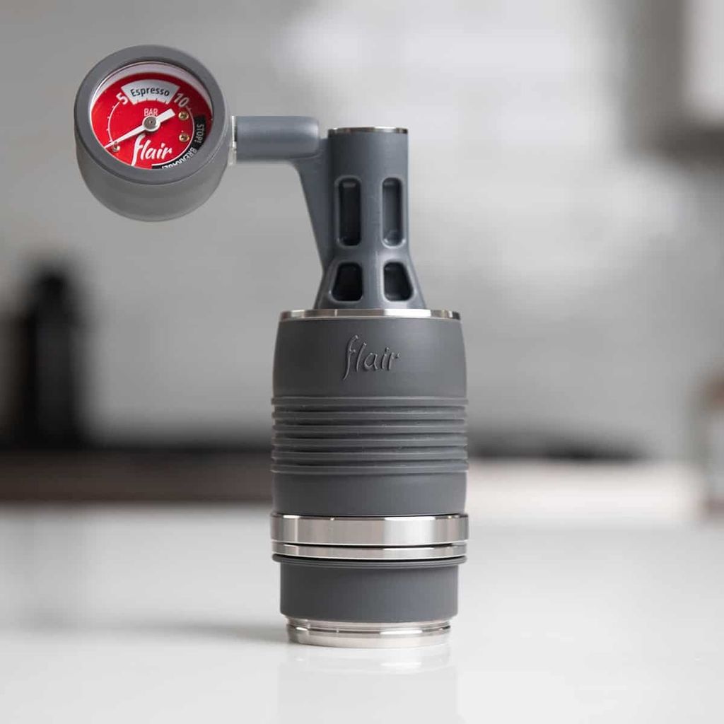 pro_3_thin_cylinder_lifestyle_1