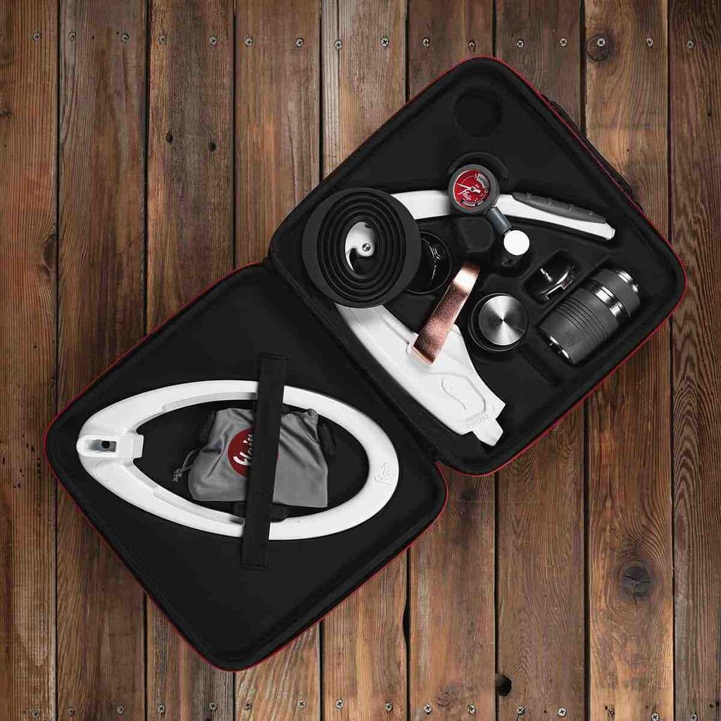 pro_3_case_white_lifestyle_1