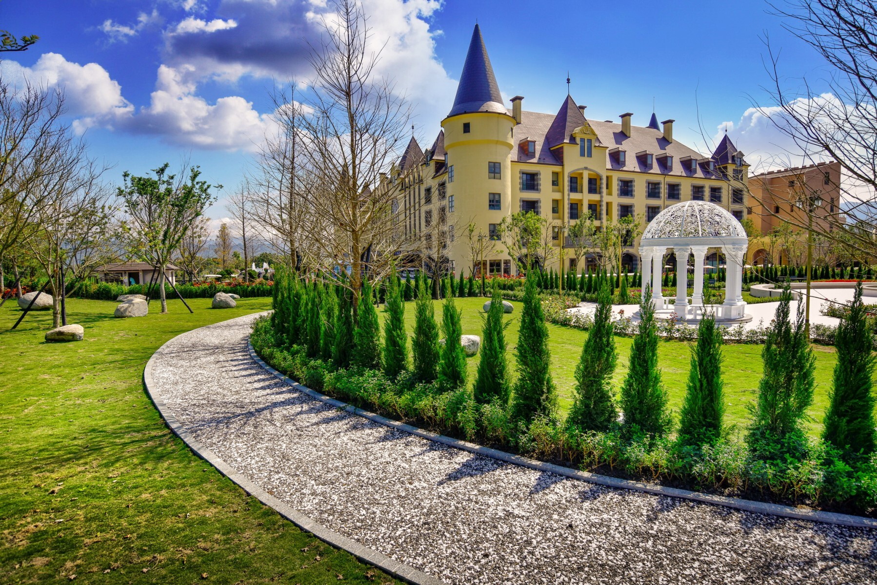 grand-cosmos-home-featured