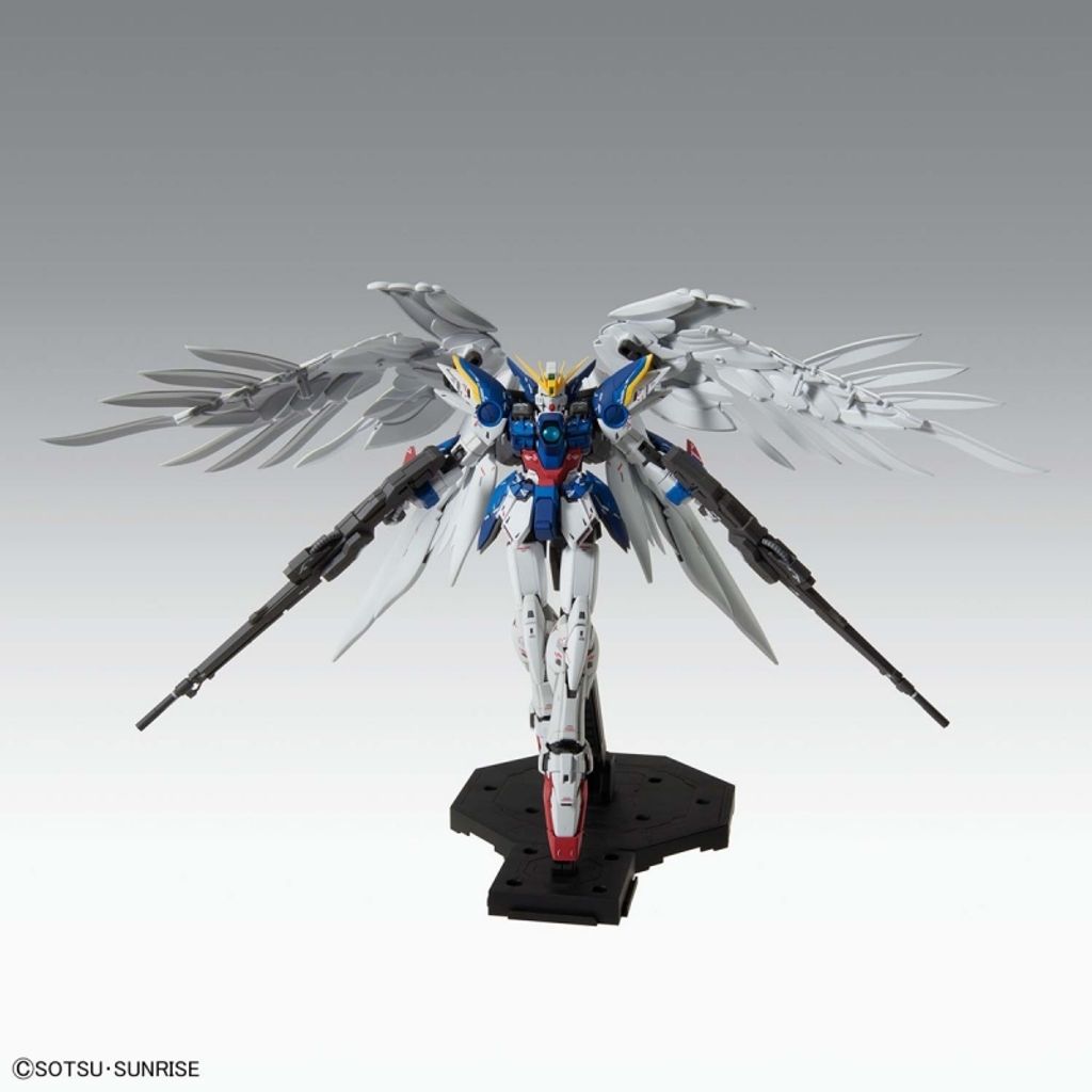 MG1-100 Wing Gundam Zero Ew Ver.Ka7.jpg