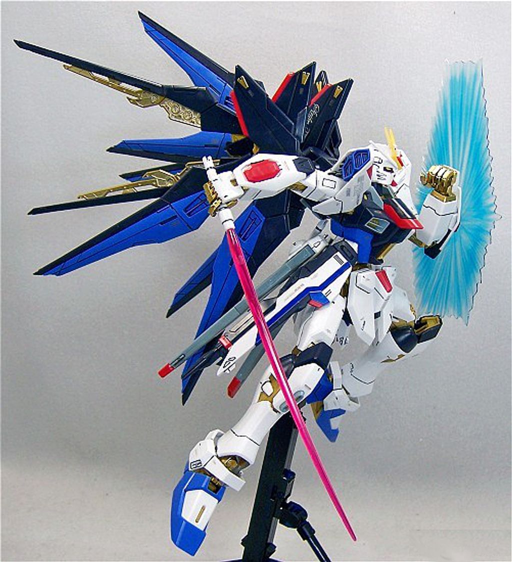 MG 1 100 Strike Freedom Gundam Full Burst Mode3.jpg