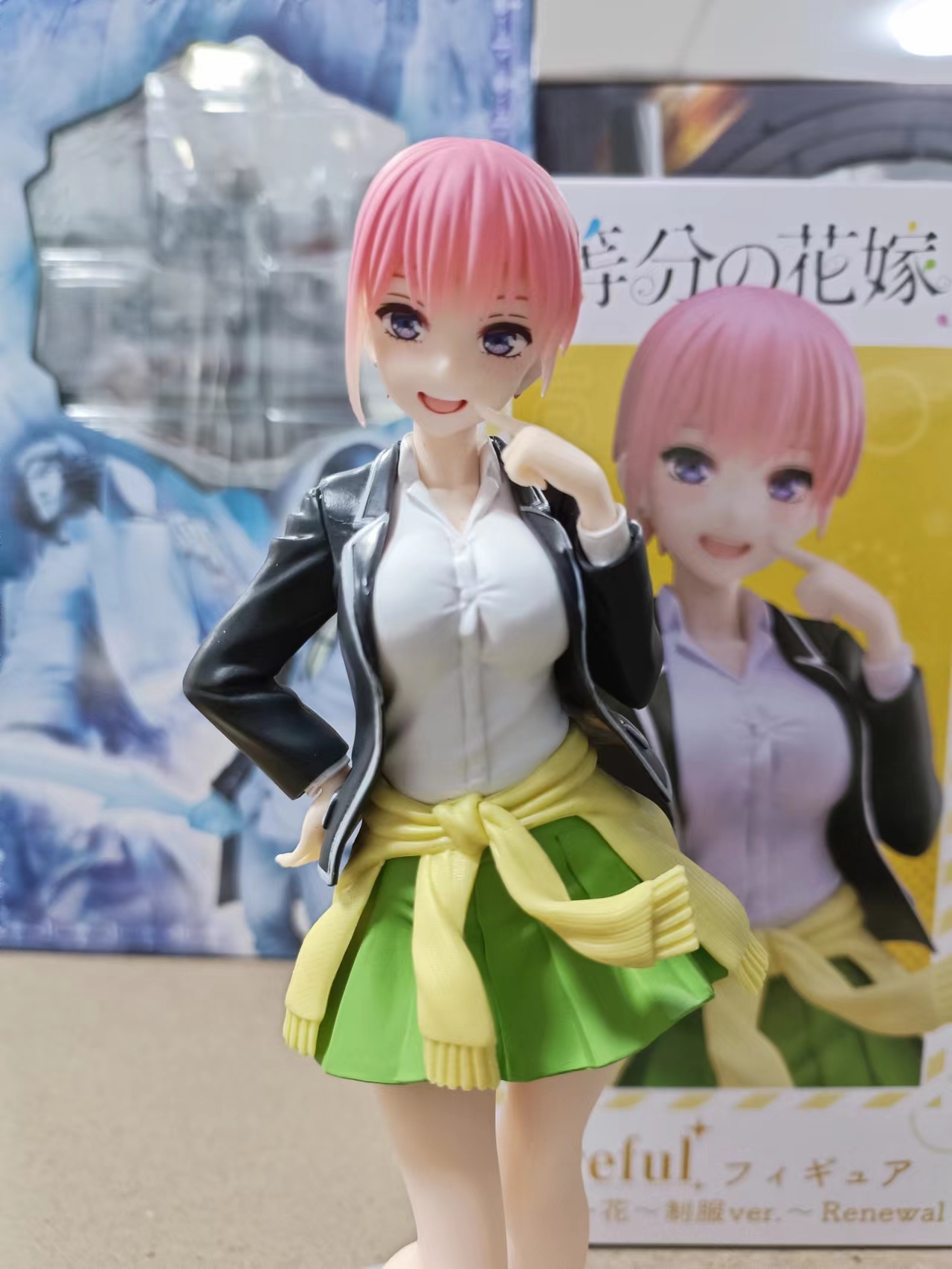 Taito Coreful Figure The Quintessential Quintuplets Ichika Nakano  Seifuku ver (2).jpg