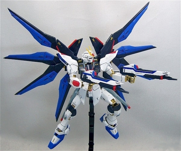 MG 1 100 Strike Freedom Gundam Full Burst Mode2.jpg