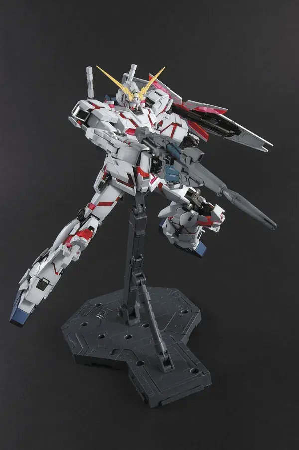 MG 1100 UNICORN GUNDAM SCREEN IMAGE (3).jpg