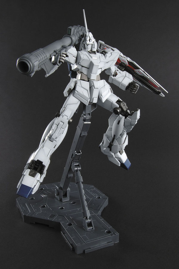 MG 1100 UNICORN GUNDAM SCREEN IMAGE (6).jpg