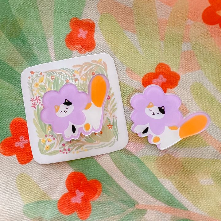 Lala the Flower Cat Acrylic Pin