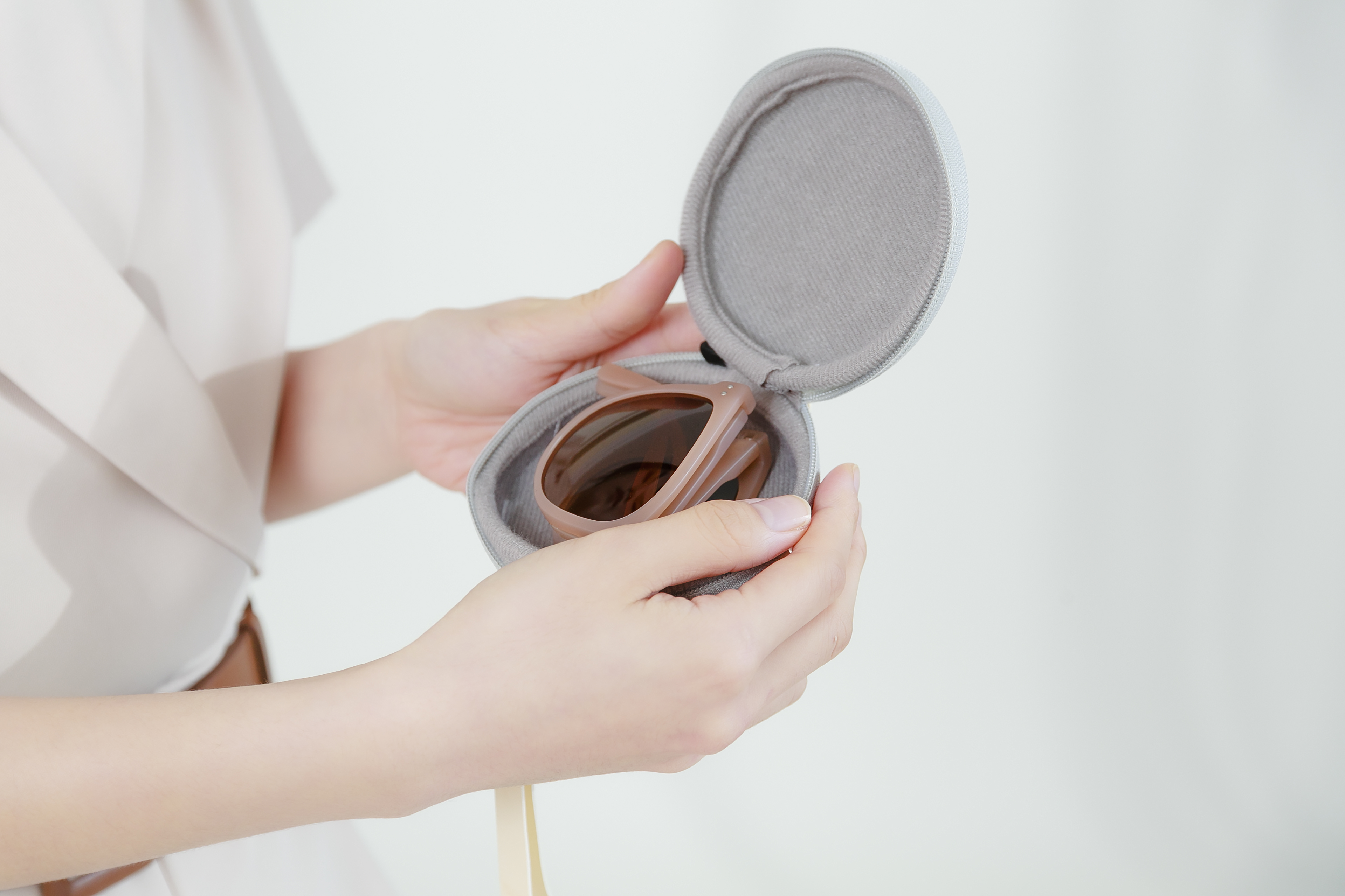 404-S2044-model-15.jpg 404-S2044-model-15.jpg