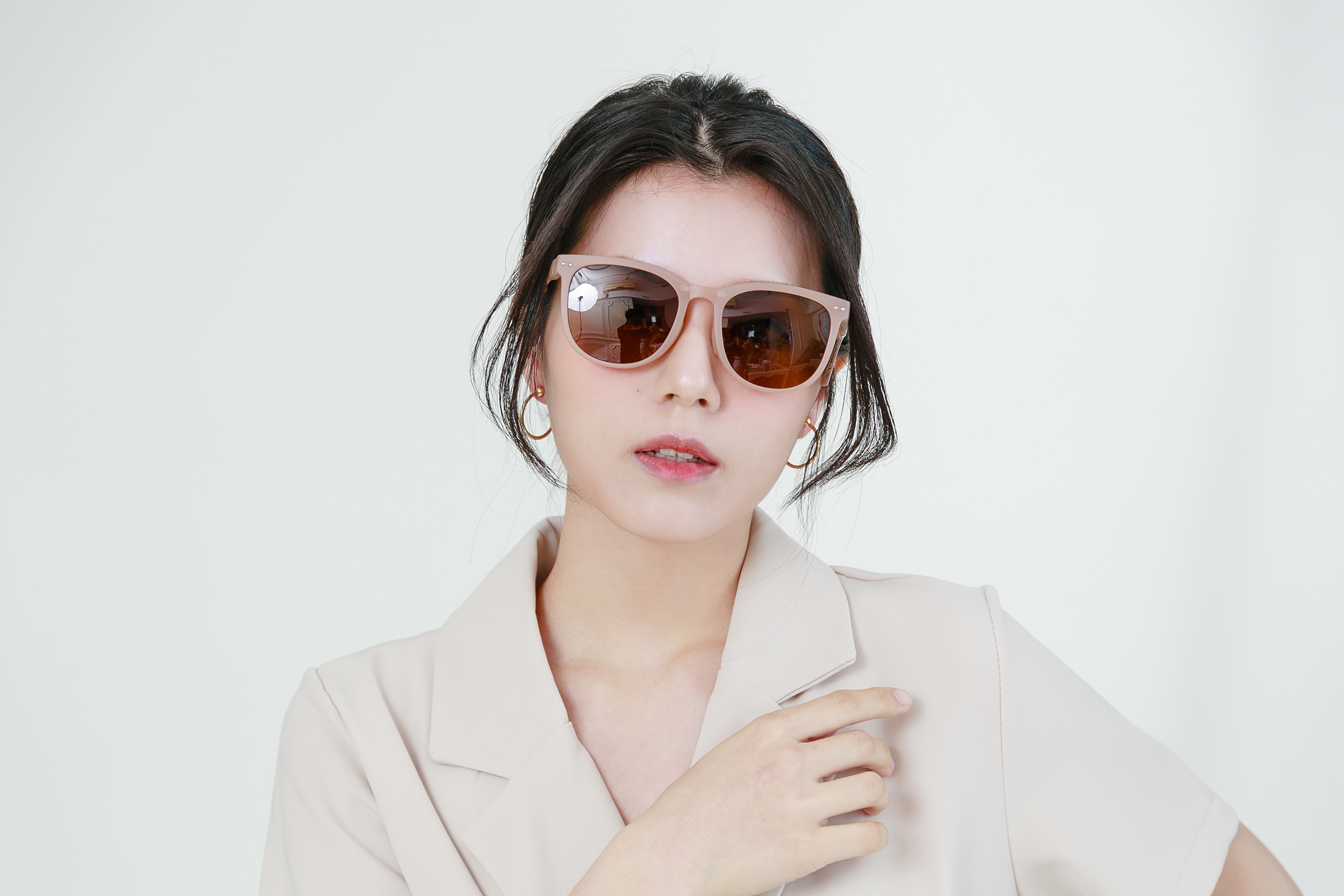 404-S2044-model-2.jpg 404-S2044-model-2.jpg