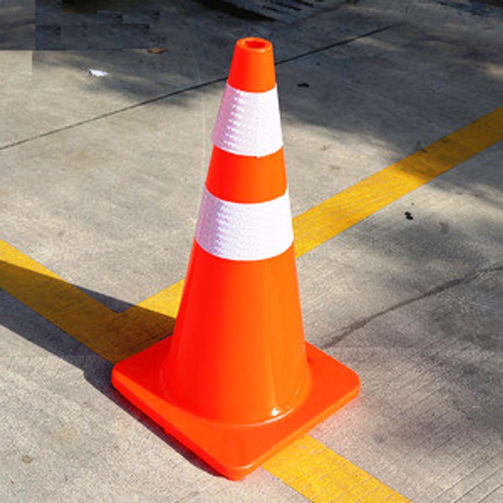 safety-roadsafety-PVC-traffic-cone-02.png