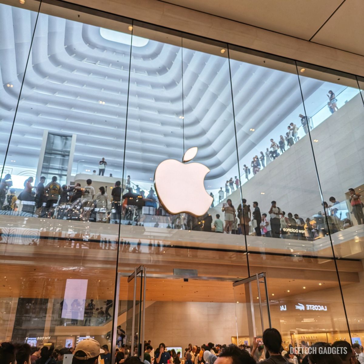 PEMBUKAAN RASMI APPLE STORE DI THE EXCHANGE TRX KUALA LUMPUR