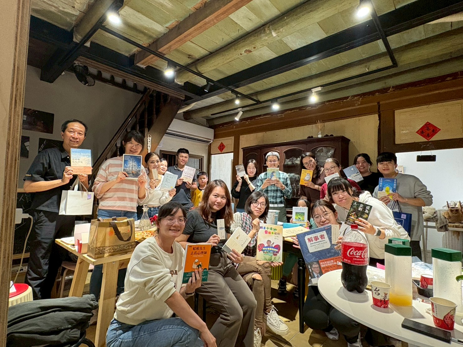 LINE_ALBUM_1141209交換禮物_251210_1