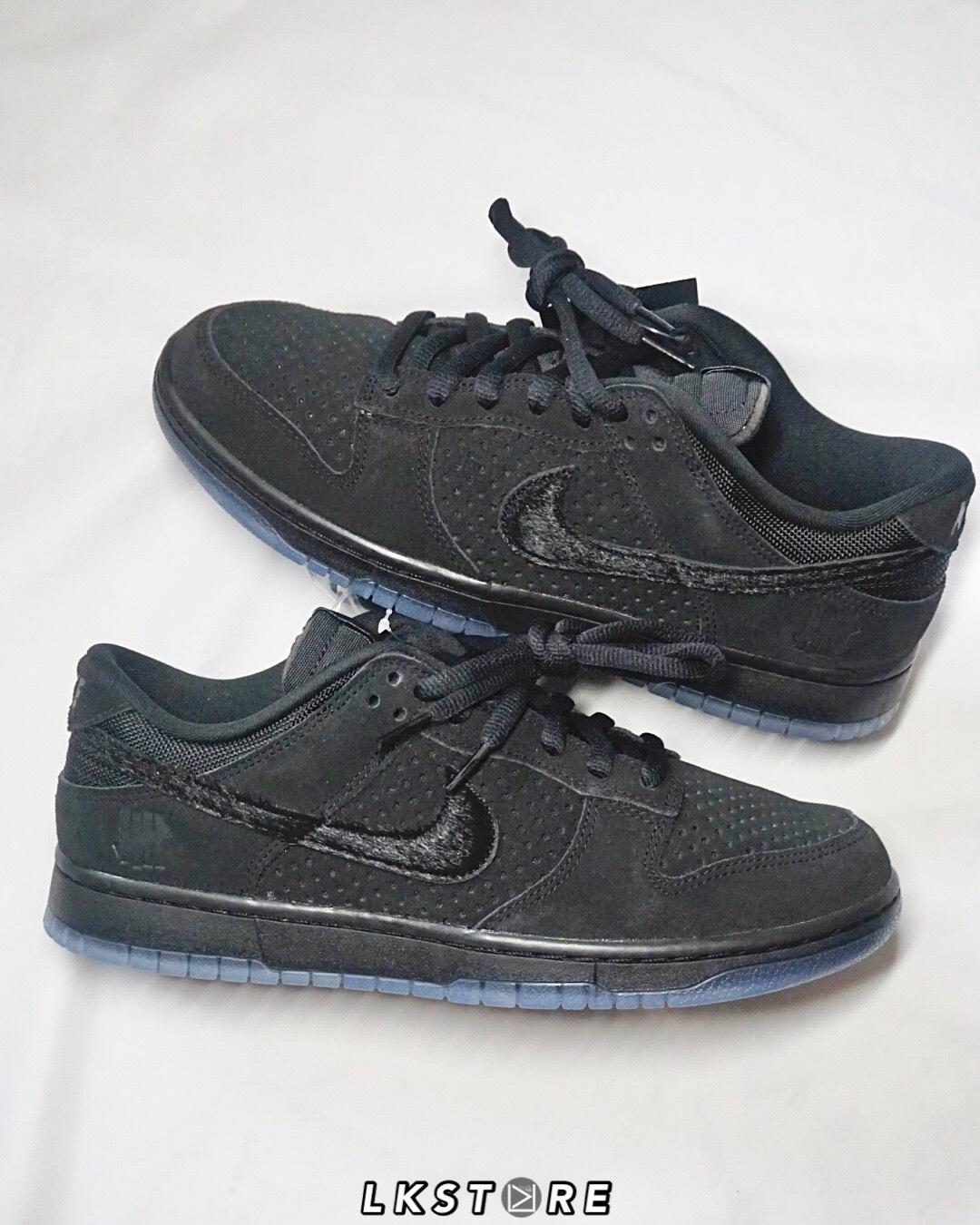 NIKE DUNK LOW SP X UNDEFEATED 