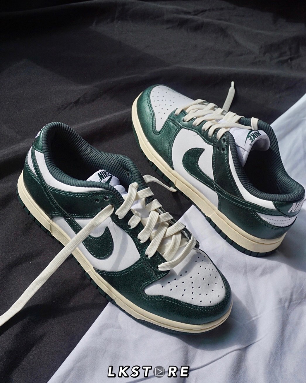 Nike WMNS Dunk Low 