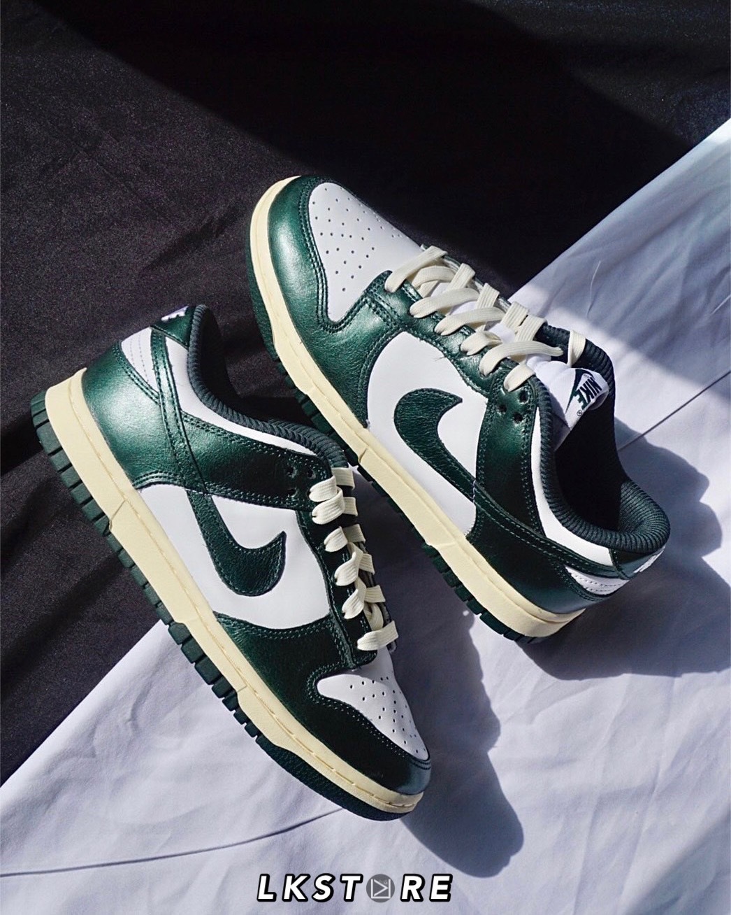 Nike WMNS Dunk Low 