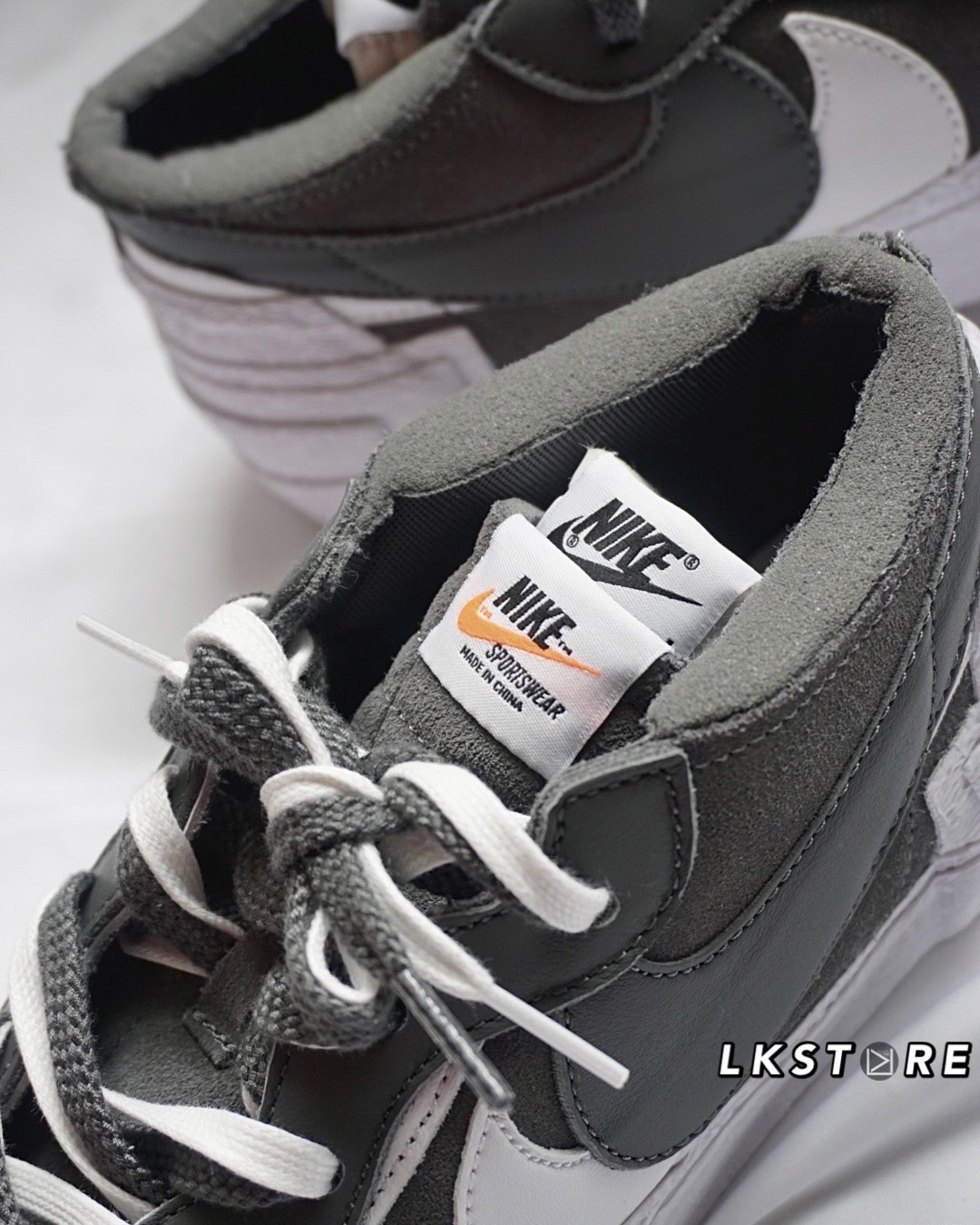 NIKE BLAZER LOW X SACAI “Iron Grey