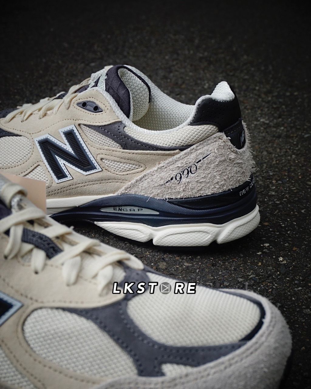 New Balance 990v3 