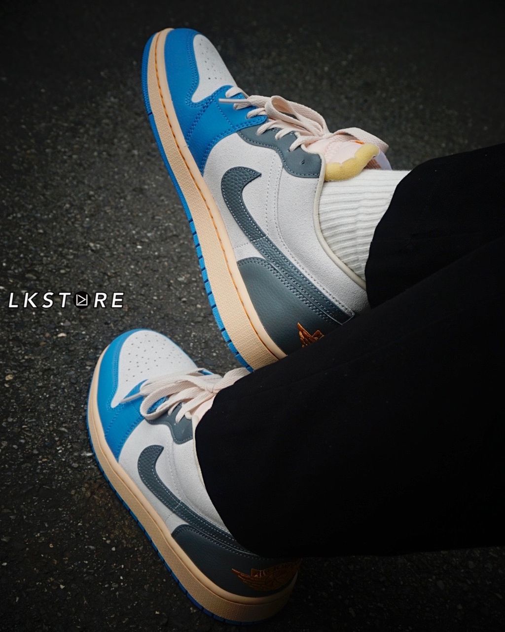 Air Jordan 1 Low SE 