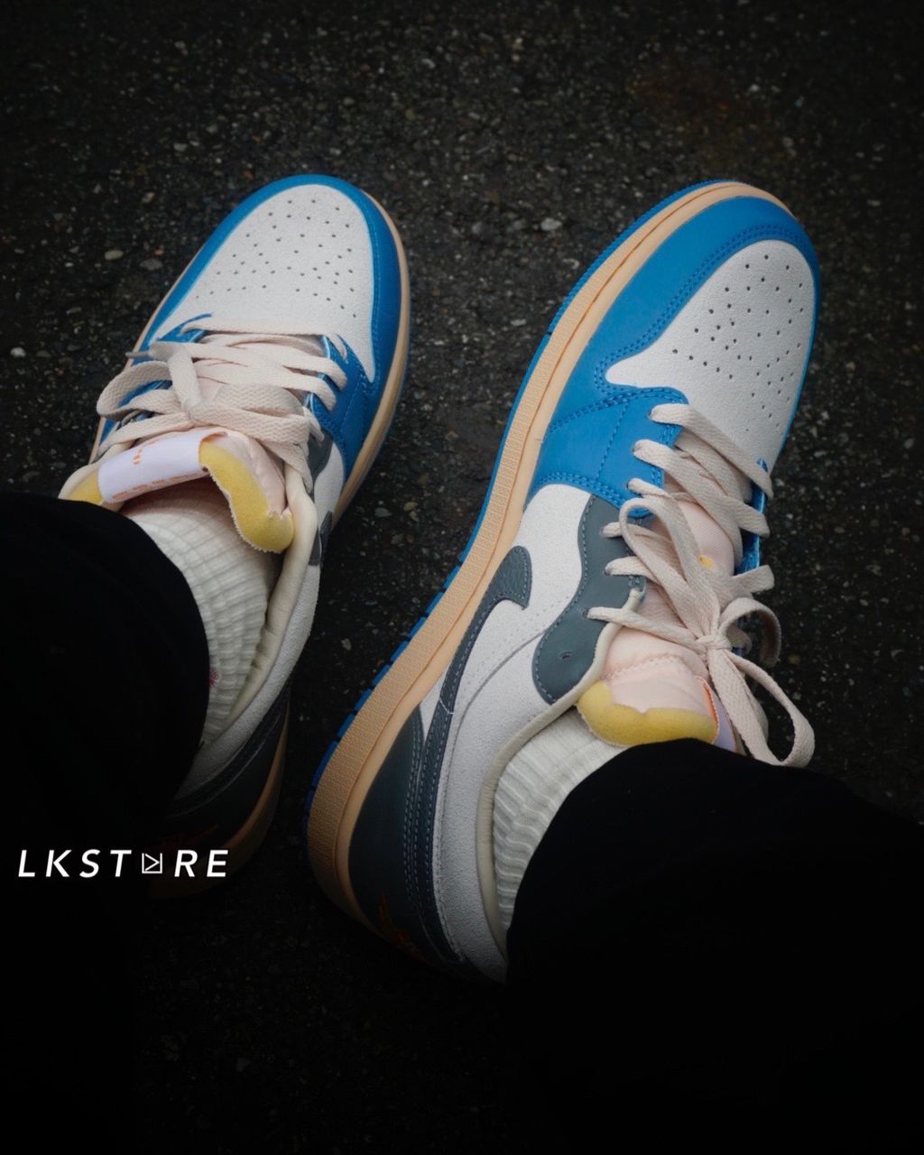 Air Jordan 1 Low SE 