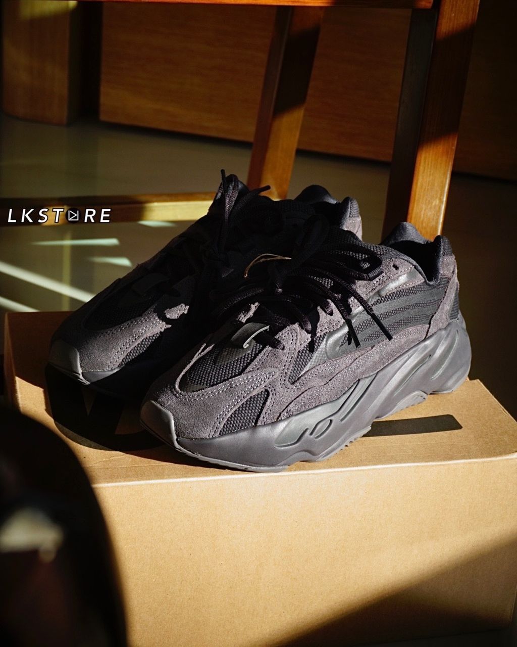 adidas Yeezy Booost 700 V2 Vanta 黑魂反光聯名愛迪達yeezy700 黑武士