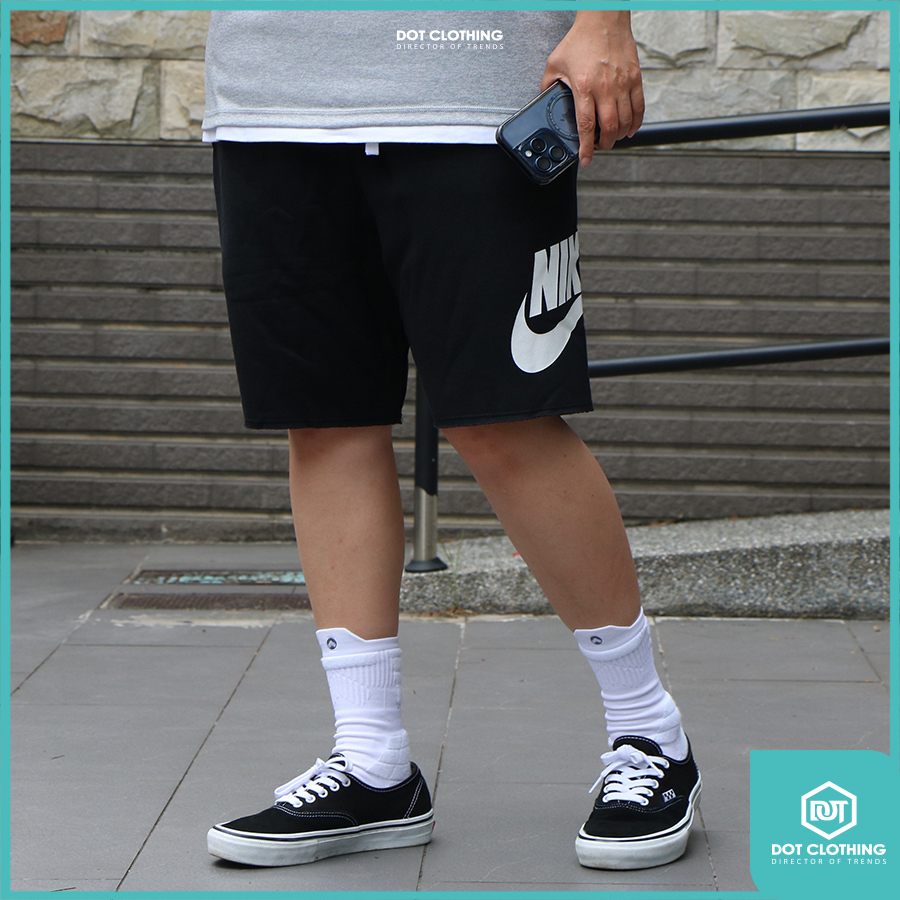 NIKE無修邊短褲-2