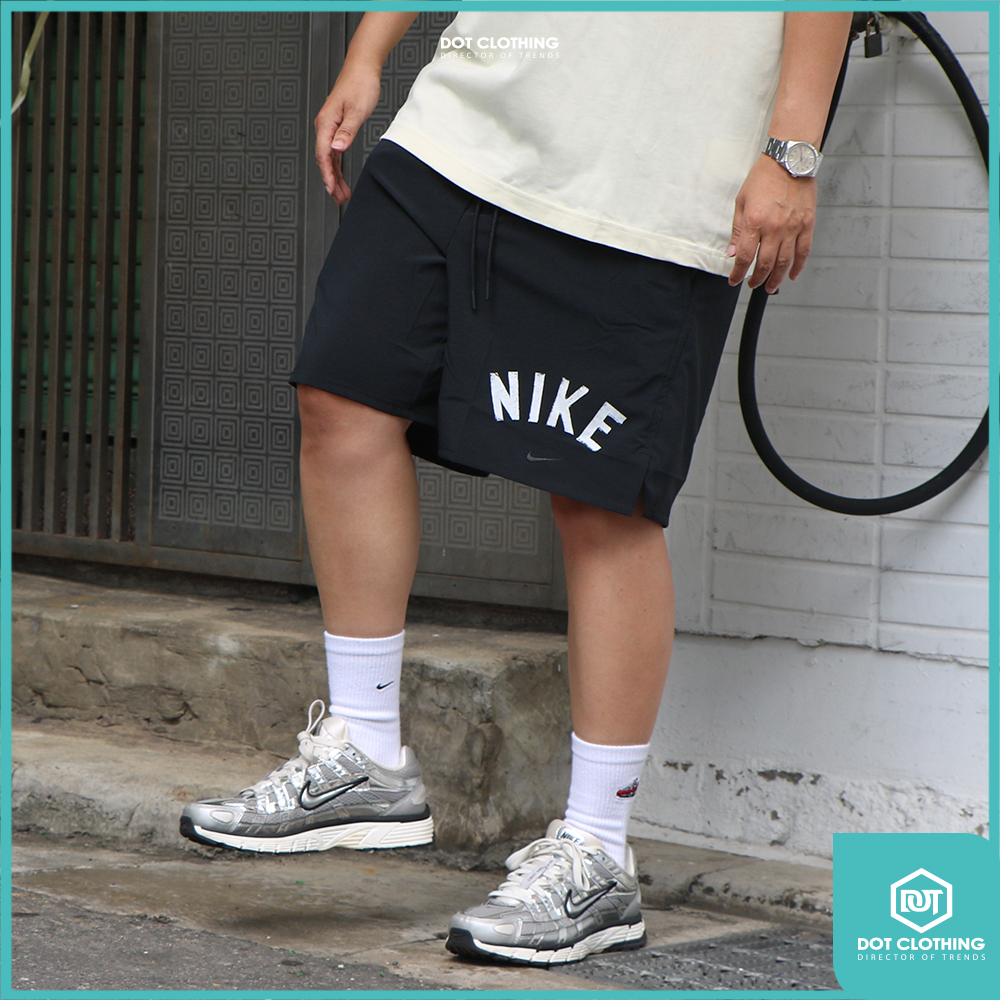 NIKE黑淺綠短褲-11