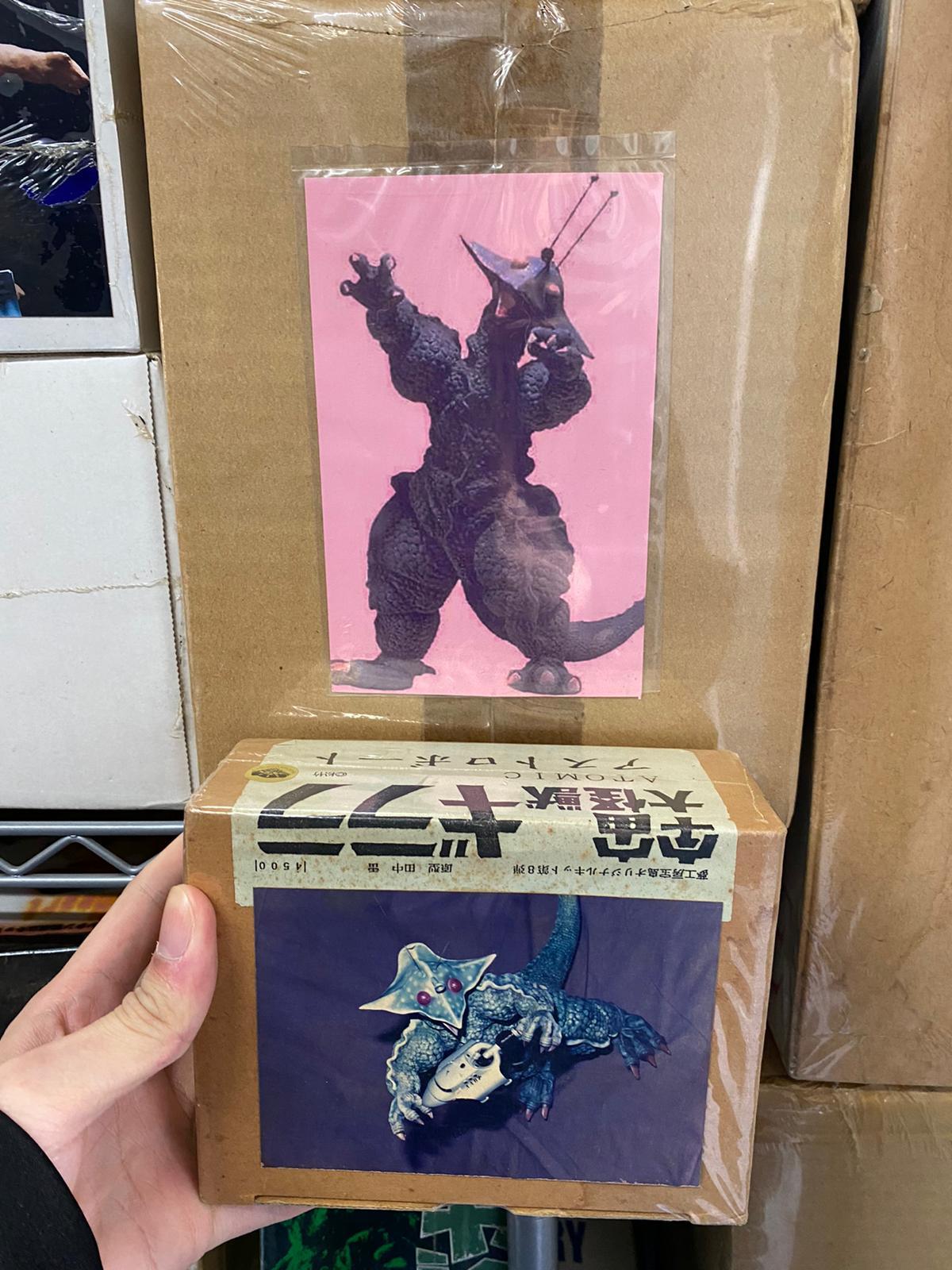 【新品】怪獣無法地帯 THE MONSTER GALLERY ナメゴン 未組立 怪獣無法地帯NO.16「グドンvsツインテール」 Monster Gallery