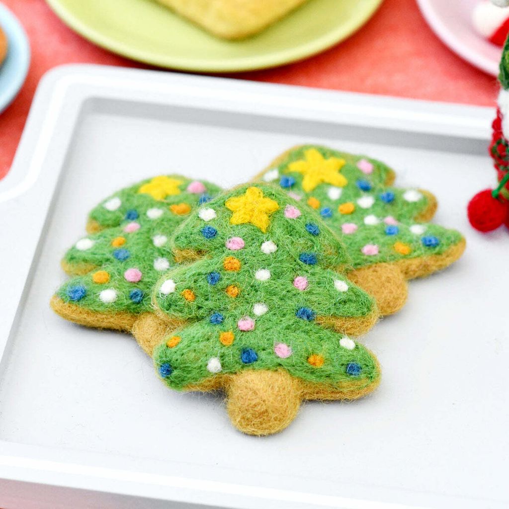 felt-christmas-tree-biscuits-4_1200x