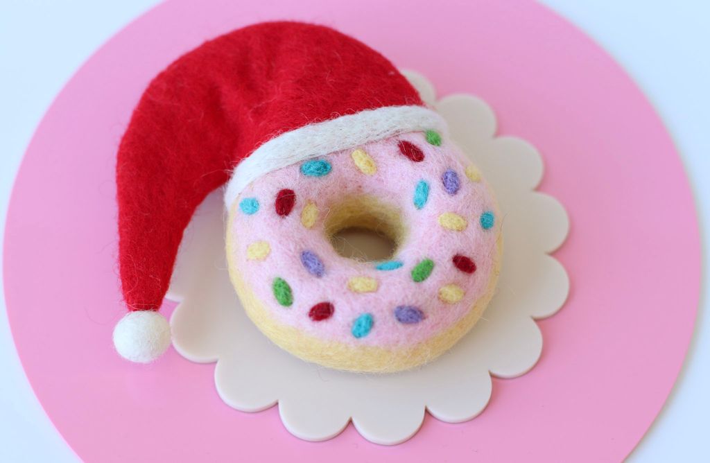 donuts santa hat