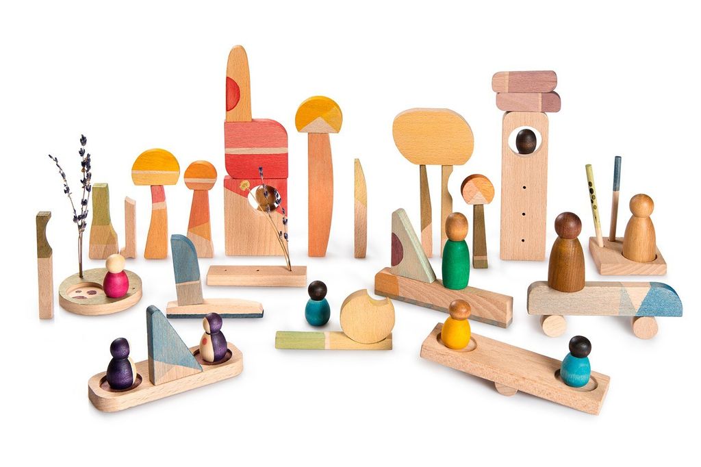 grapat-wooden-waldorf-happy-place-toy-set