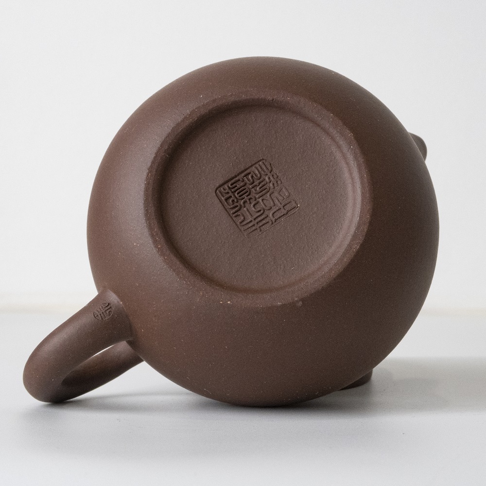 中国　堆緑　堆黄　蓋瓶　唐木台付　G　R5812 中国 堆緑 堆黄 蓋瓶 唐木台付 G R5812 中国 堆緑 堆