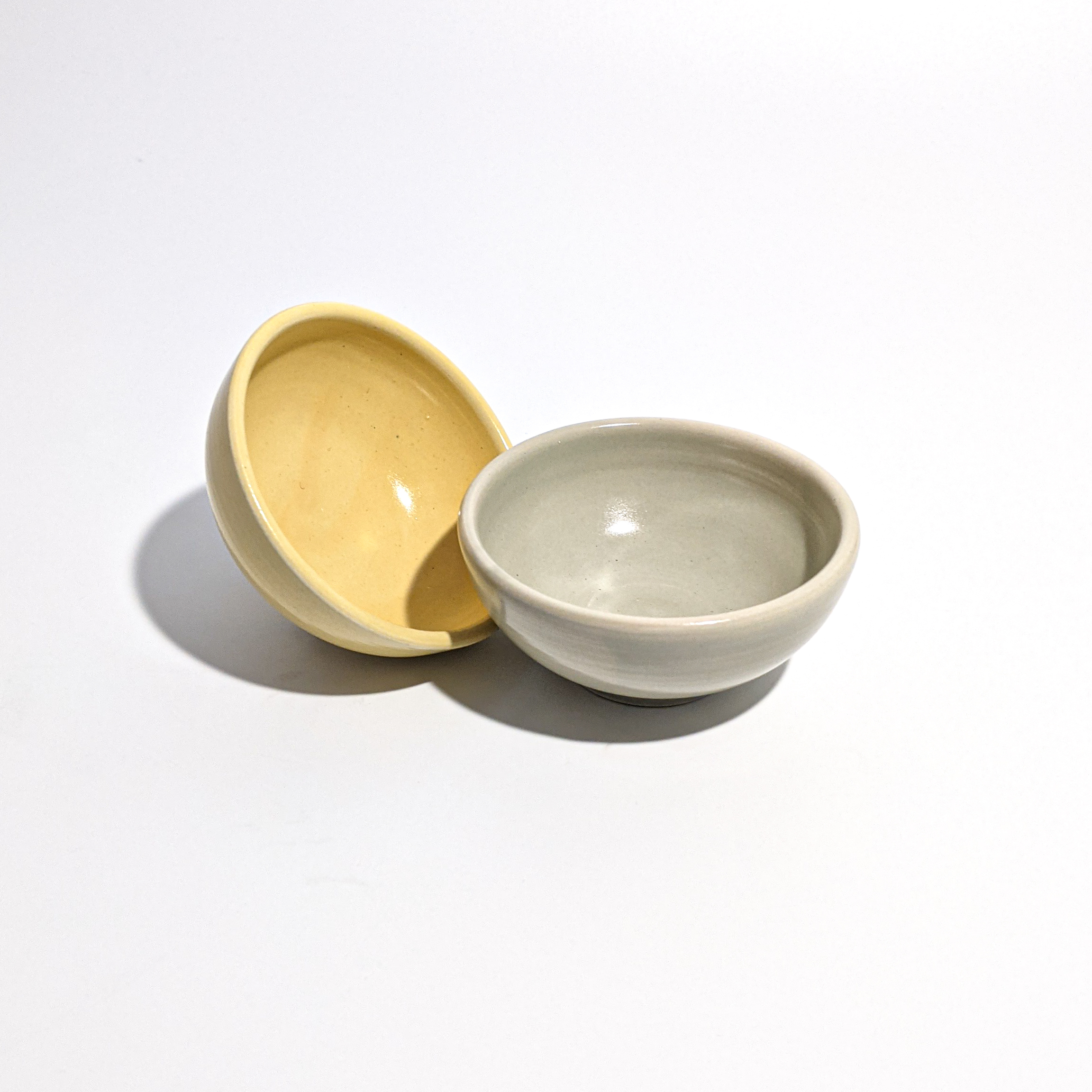 sauce plate (yellow & grey)