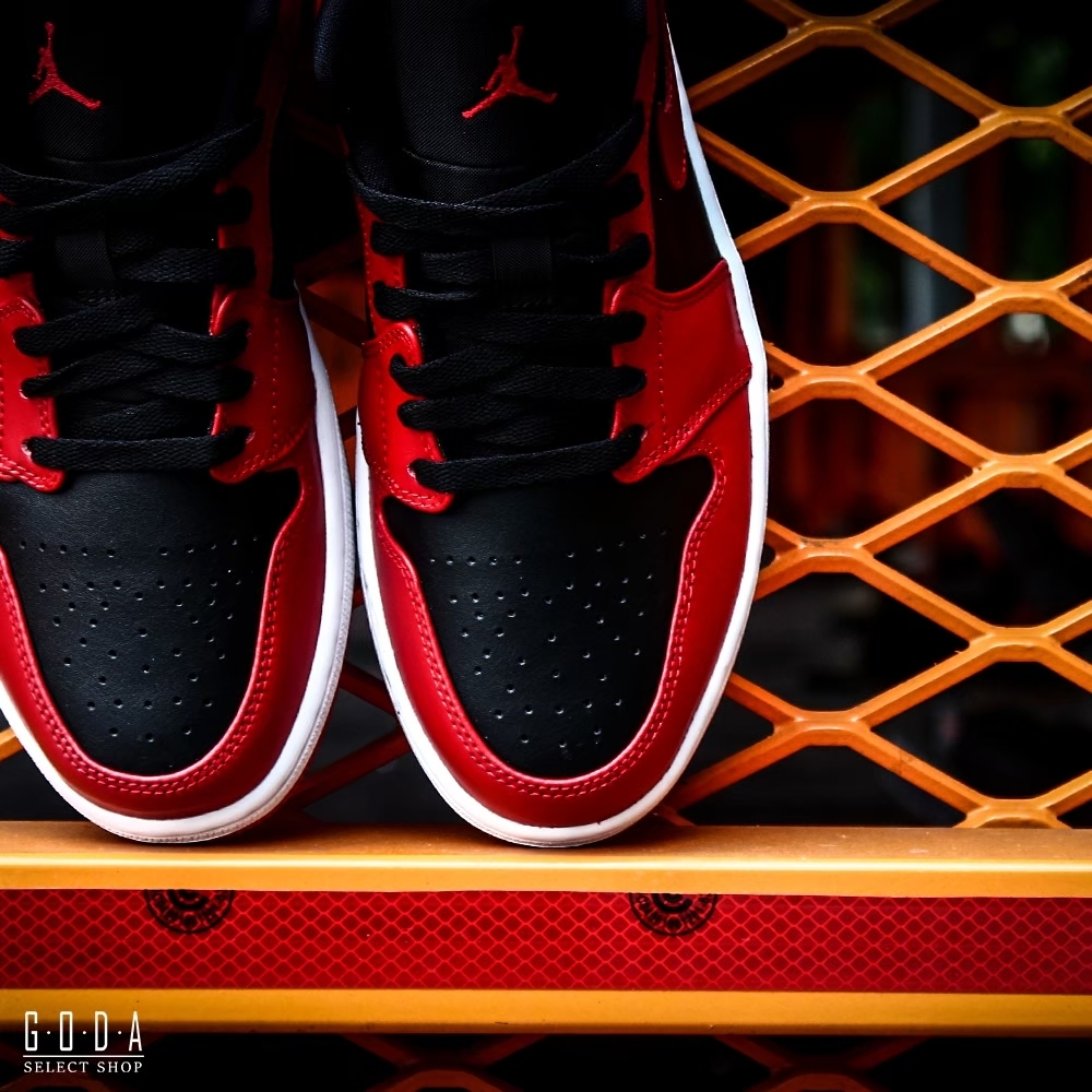 AIR JORDAN 1 LOW VARSITY RED 一代低筒男鞋反轉禁穿黑紅553558-606