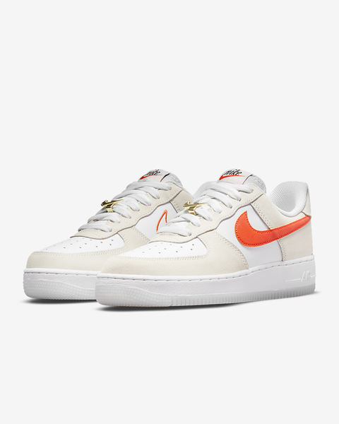 (網路門市限定) NIKE AIR FORCE 1 07 SE 女鞋橘勾DA8302-101