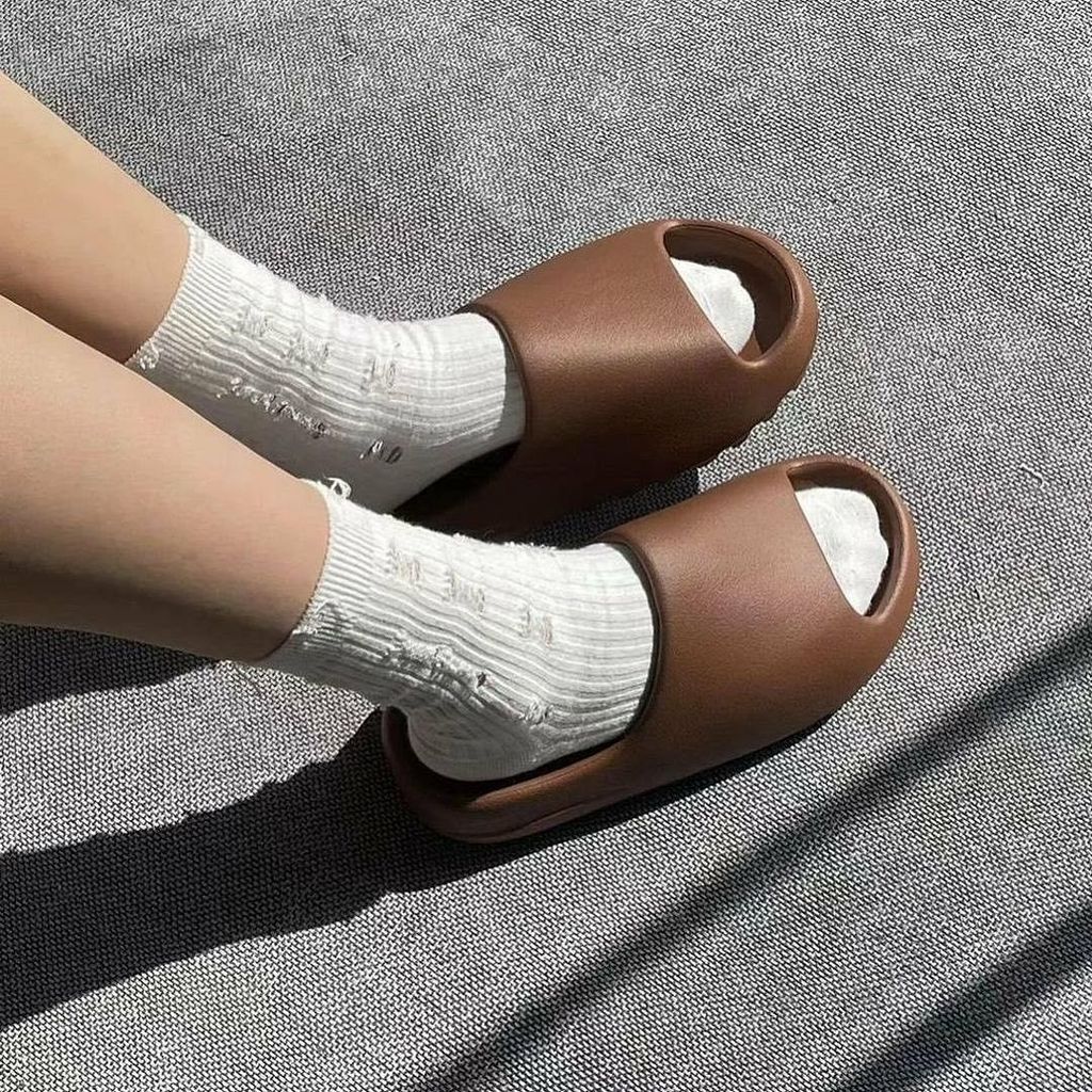 素敵な adidas yeezy slide