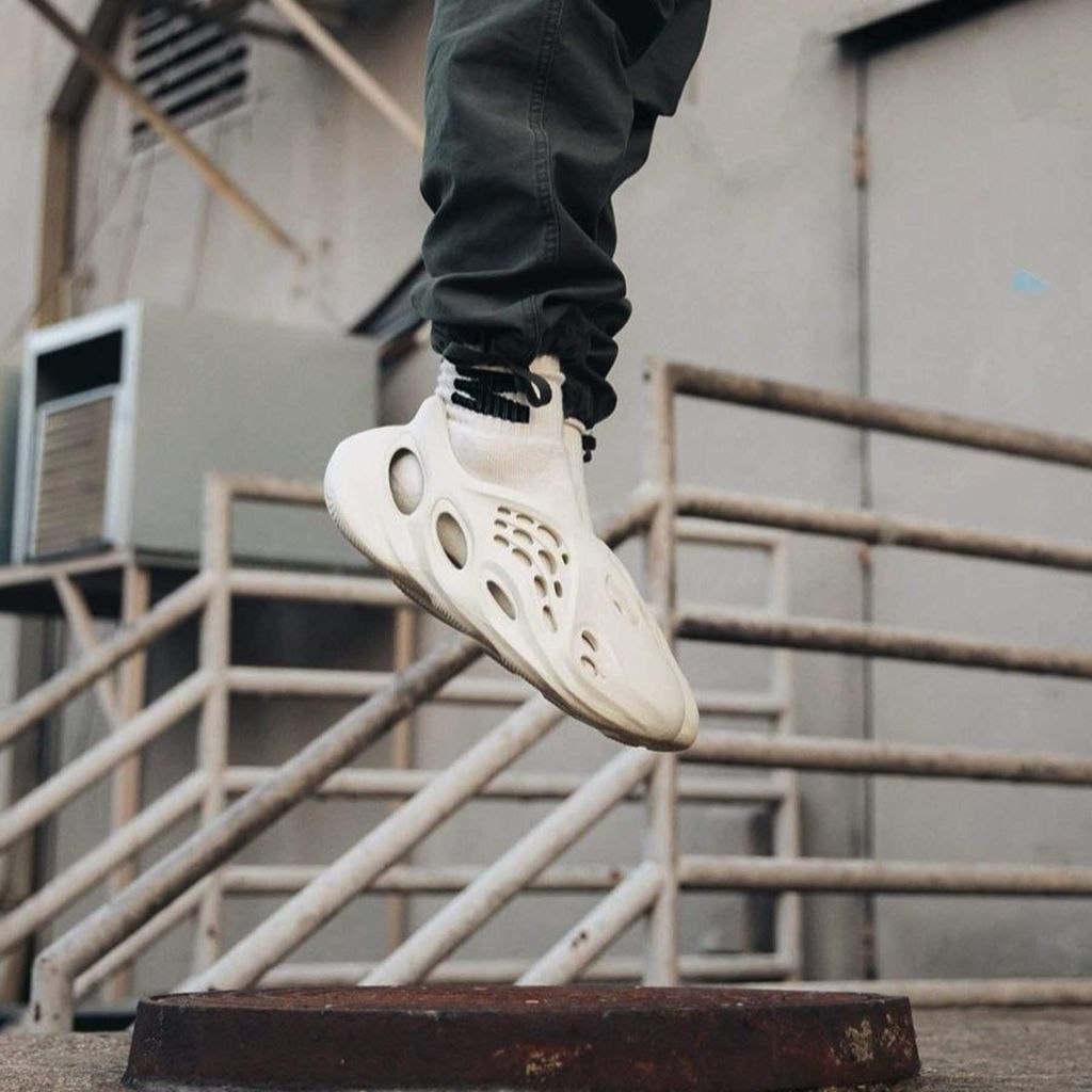 adidas Yeezy Foam RNNR runner sand