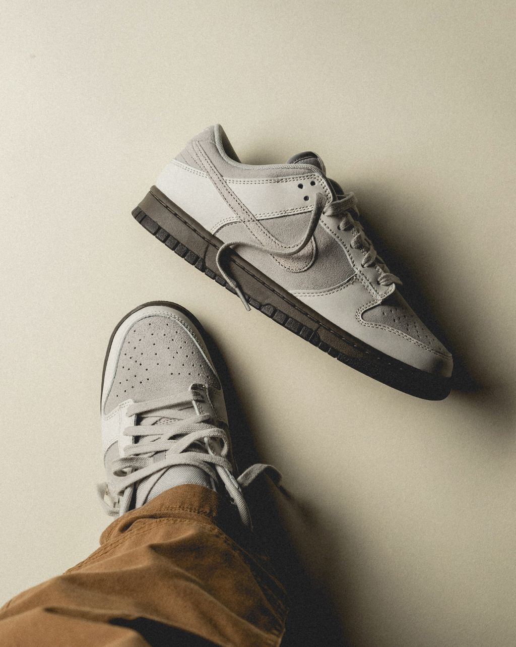 新色登場) ΝΙΚЕ DUΝΚ LOW RETRO IRONSTONE 焦糖棕灰色拼接礦石灰FD9746