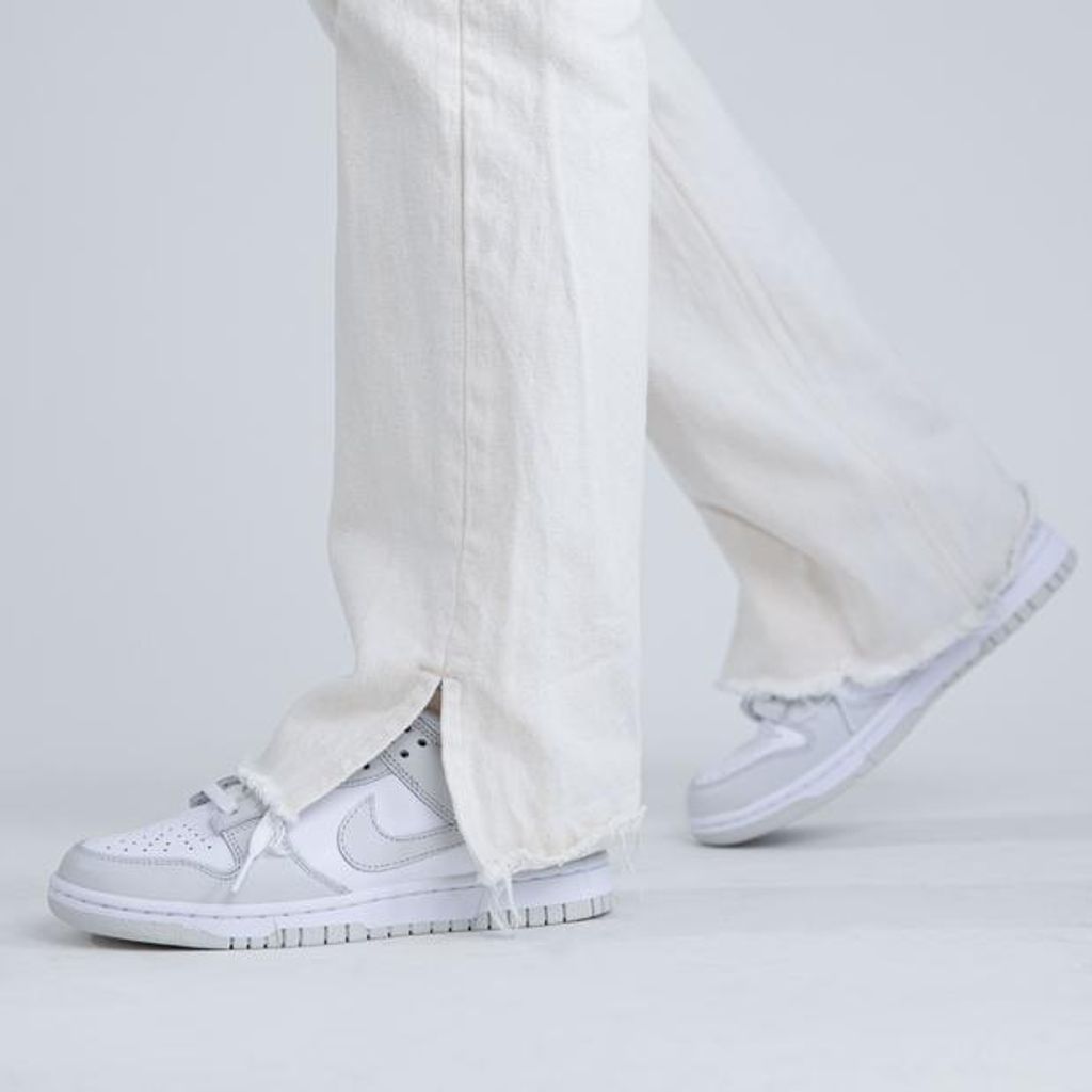 Nike-Dunk-Low--Photon-Dust--SYRUP-1619810392_620x
