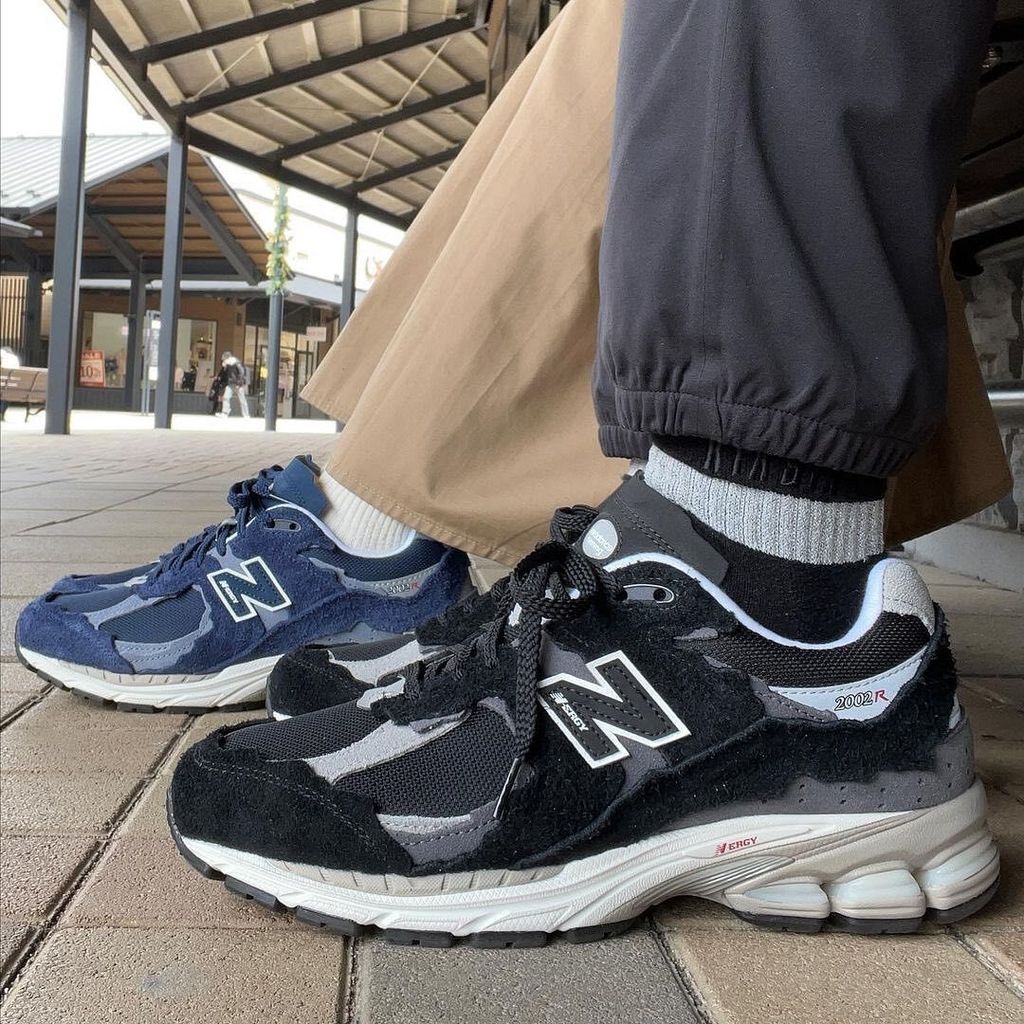 限時優惠) NEW BALANCE 2002R BLACK 黑色層次破壞解構復古運動鞋