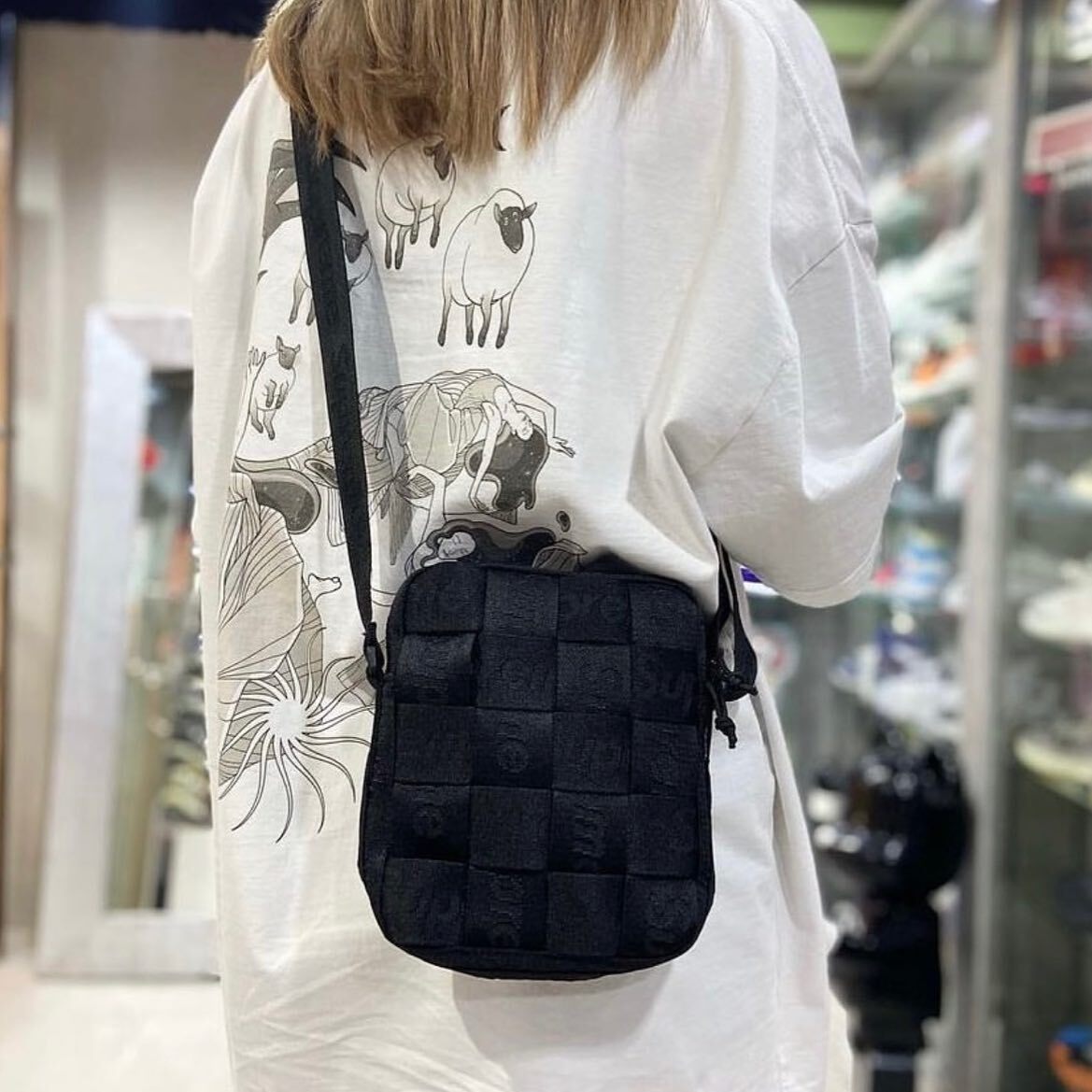 ステッカー付きsupreme Woven Shoulder Bag 23SS