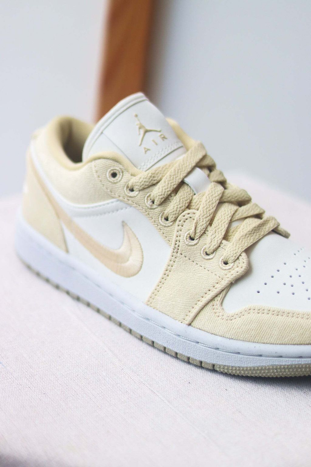 新色報到) AIR JORDAN 1 LOW SE TEAM GOLD 奶油米黃女鞋男女尺寸FN3722